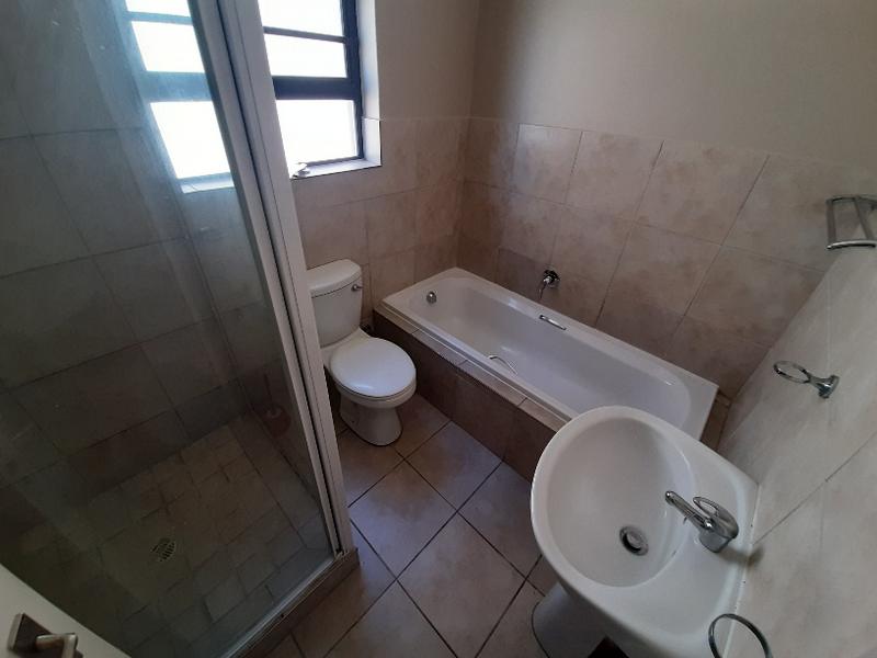 To Let 2 Bedroom Property for Rent in Burgundy Estate Western Cape